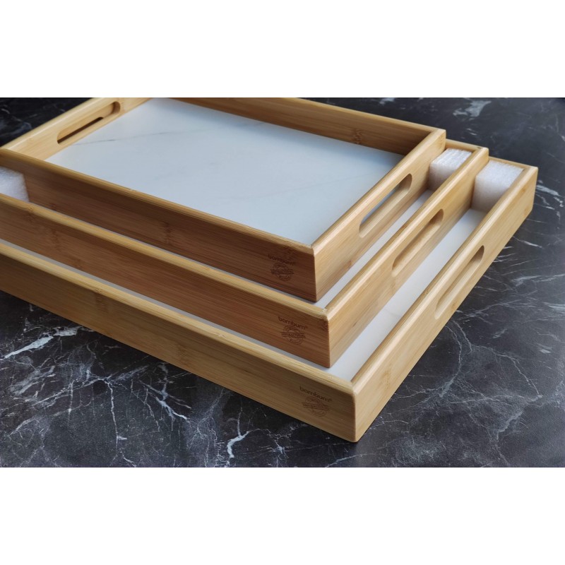 Bambu Beyaz Mermer Desenli Tepsi Seti Üç Parçalı Şıklık ve Doğallığın Buluşması Bambu Beyaz Mermer Desenli Tepsi Seti Üç Parçalı Şıklık ve Doğallığın Buluşması