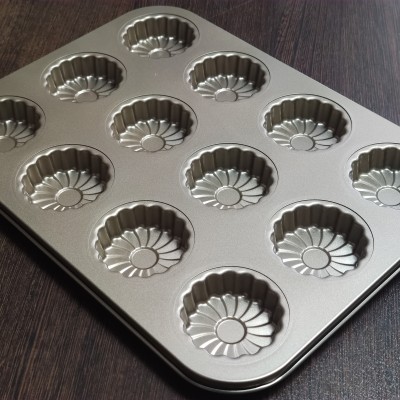 Muffin Kalıp Mini 12 Hazneli 35X27 cm burgu